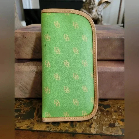 Dooney & Bourke Green Tote Bag, eye glass case, ID HOLDER, wristlet - Picture 10 of 16